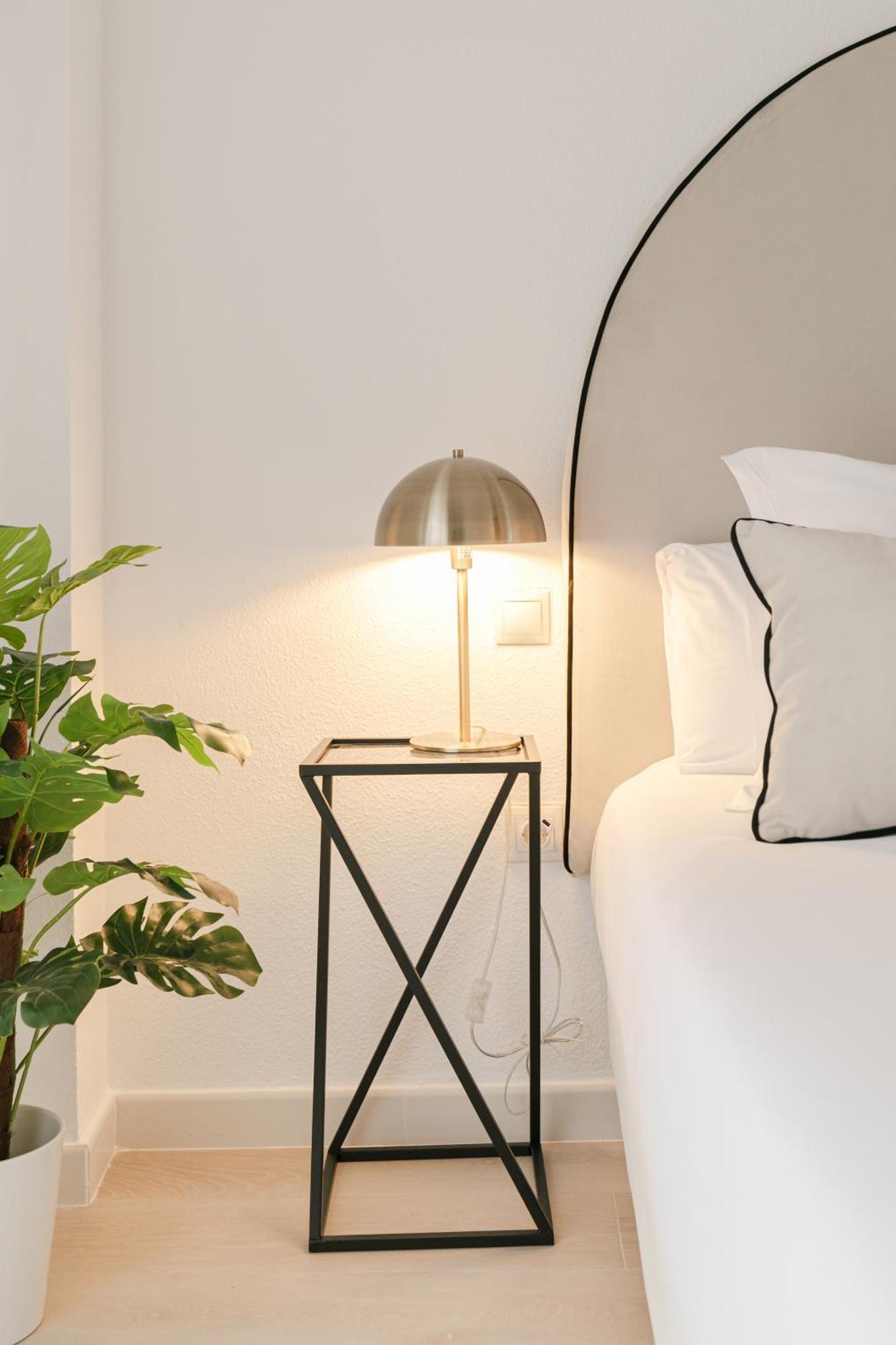 Isg Apartments Becquer Free Parking Inside The Building Σεβίλλη Εξωτερικό φωτογραφία