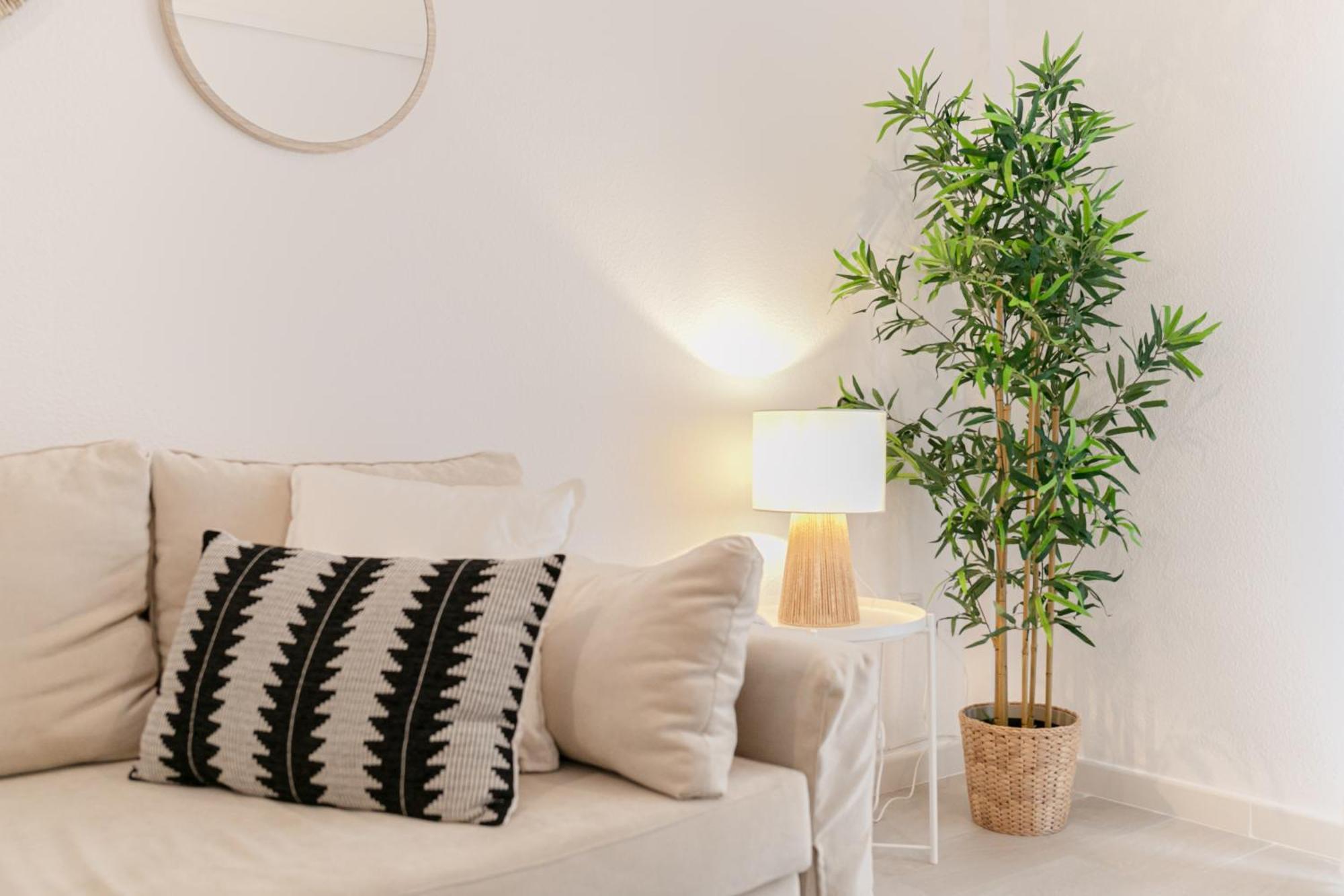Isg Apartments Becquer Free Parking Inside The Building Σεβίλλη Εξωτερικό φωτογραφία
