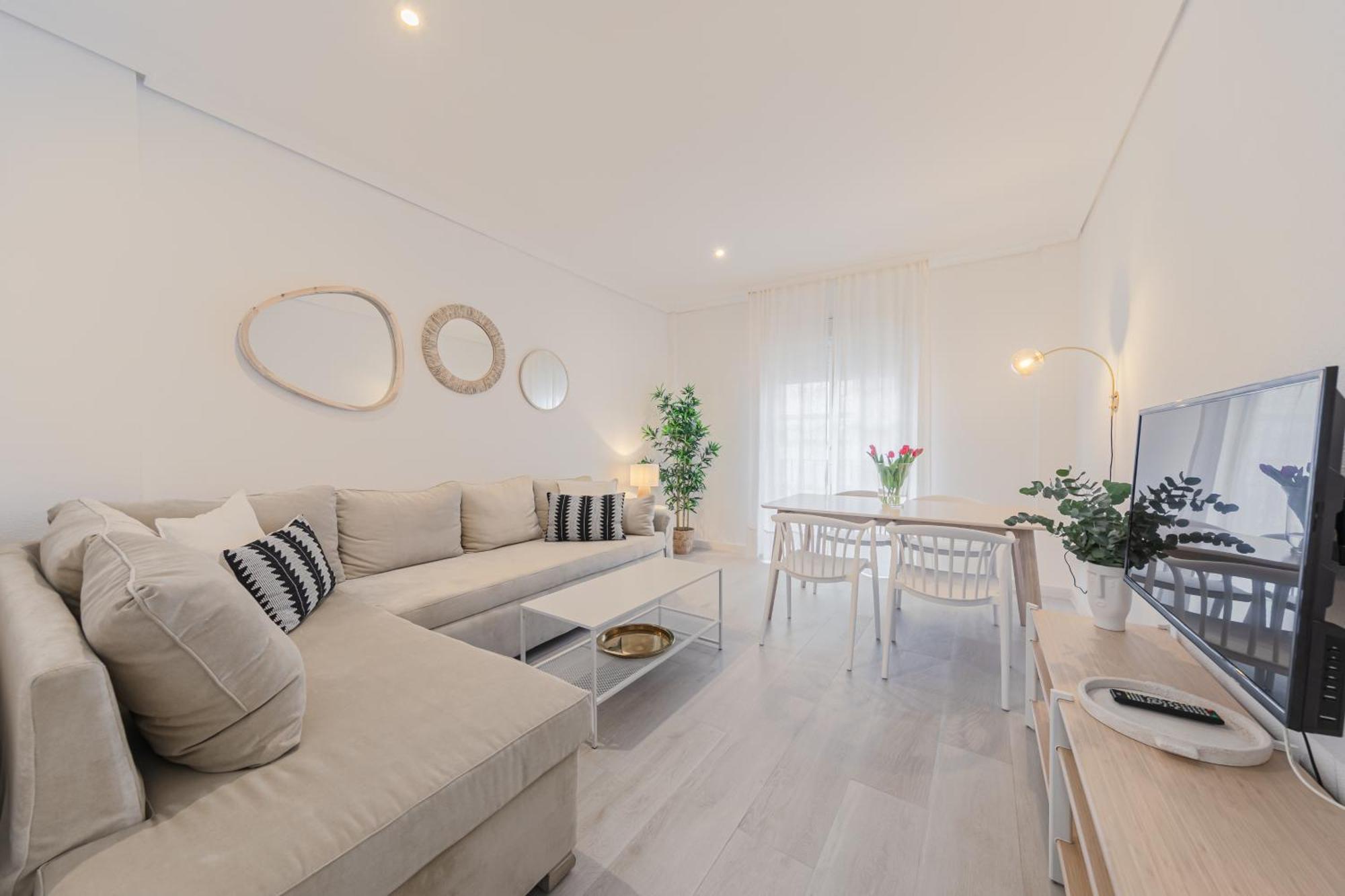 Isg Apartments Becquer Free Parking Inside The Building Σεβίλλη Εξωτερικό φωτογραφία