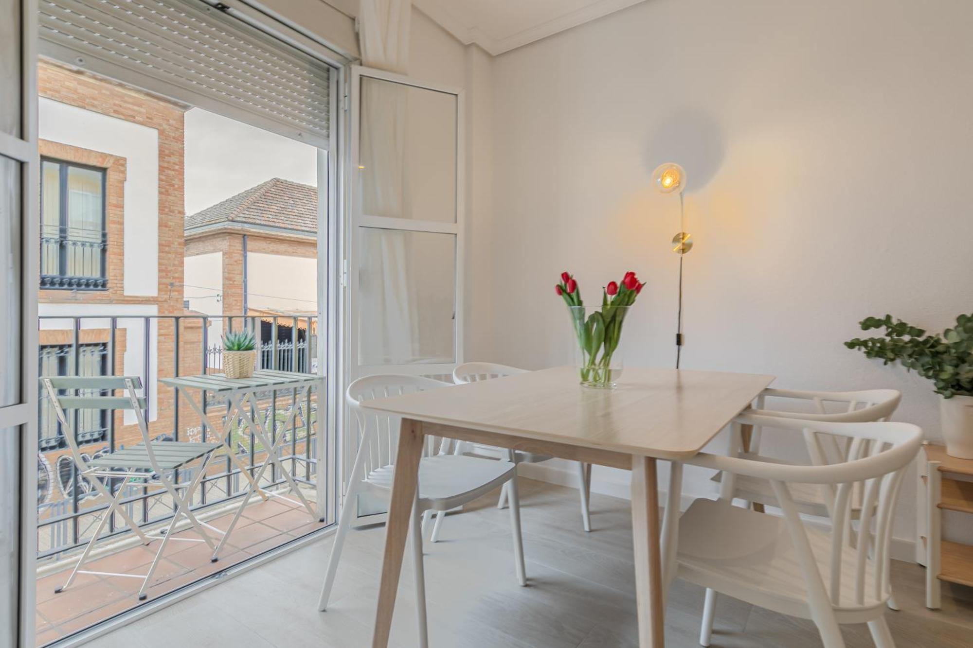Isg Apartments Becquer Free Parking Inside The Building Σεβίλλη Εξωτερικό φωτογραφία