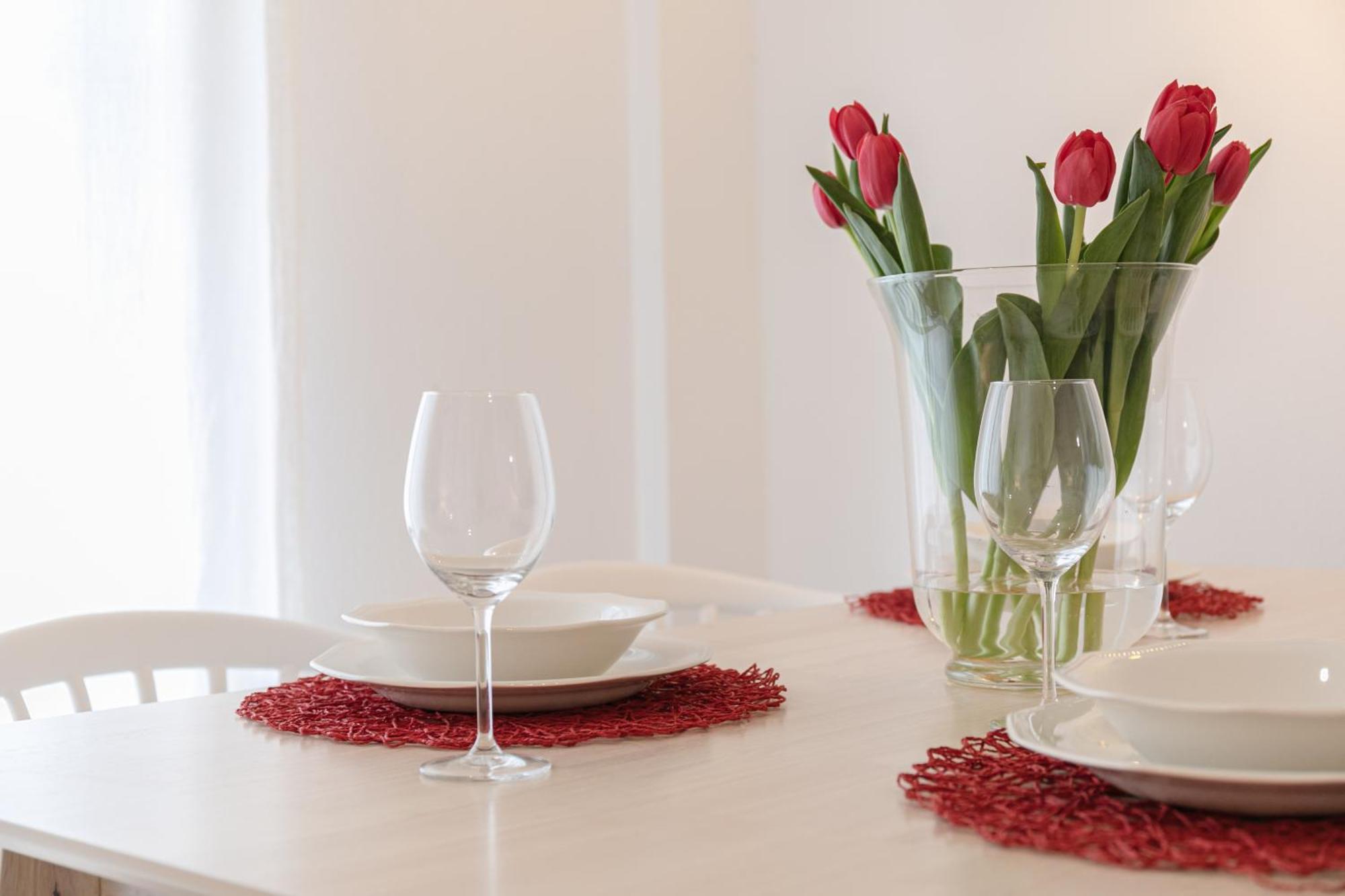 Isg Apartments Becquer Free Parking Inside The Building Σεβίλλη Εξωτερικό φωτογραφία