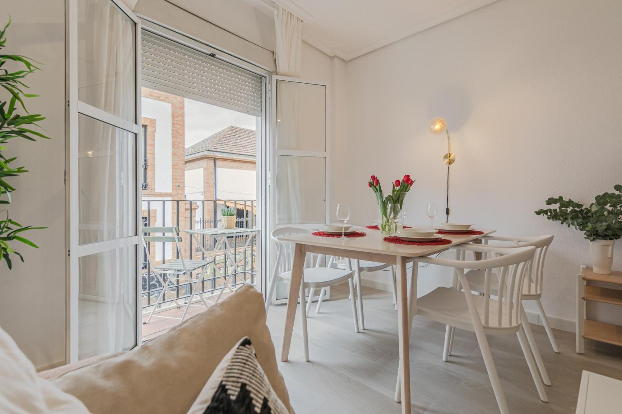 Isg Apartments Becquer Free Parking Inside The Building Σεβίλλη Εξωτερικό φωτογραφία