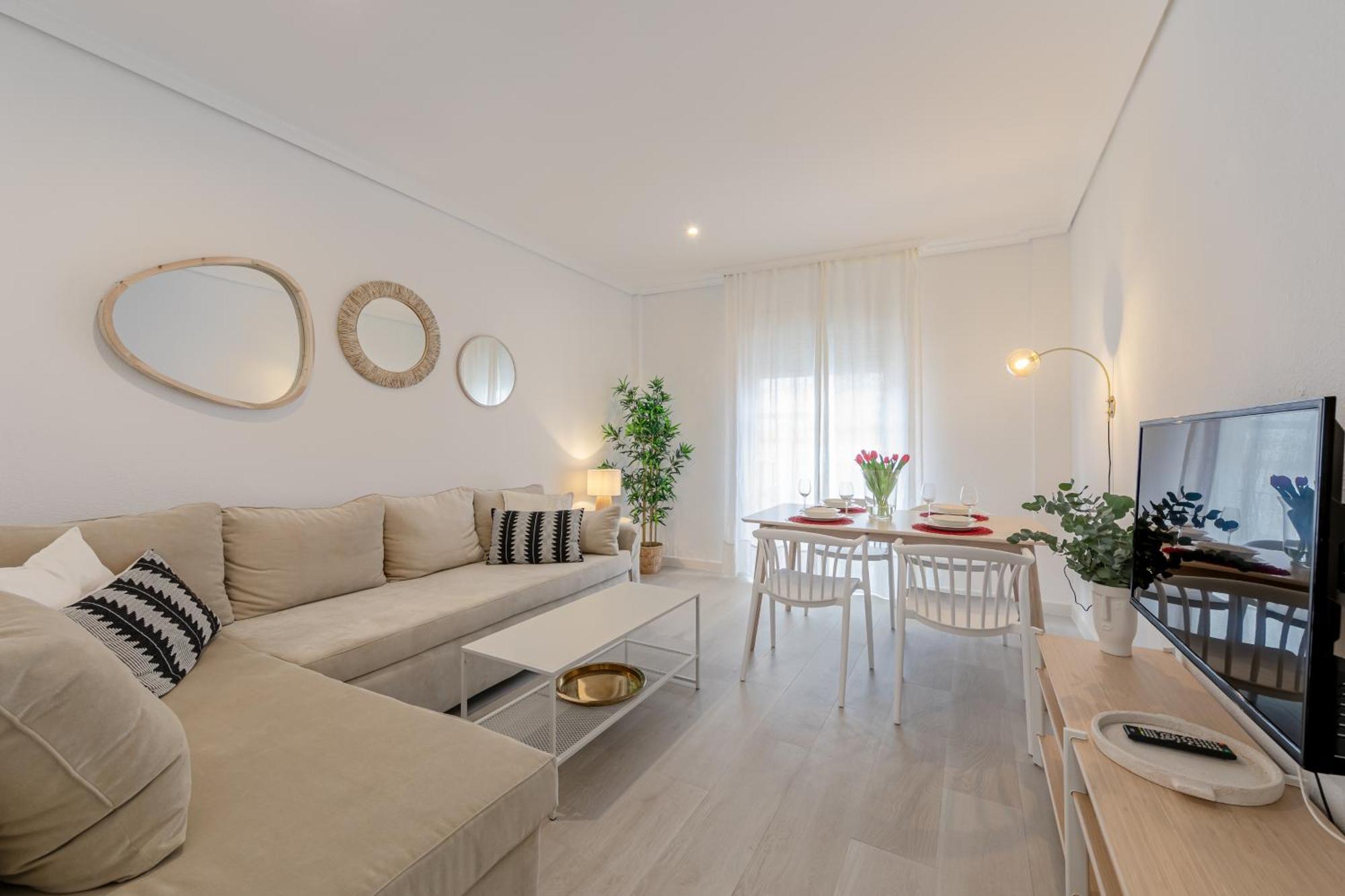 Isg Apartments Becquer Free Parking Inside The Building Σεβίλλη Εξωτερικό φωτογραφία